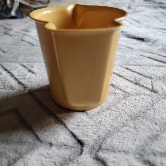 Vintage Tupperware Harvest Gold Creamer Pitcher NO LID 574-12 Clean - Picture 5 of 5